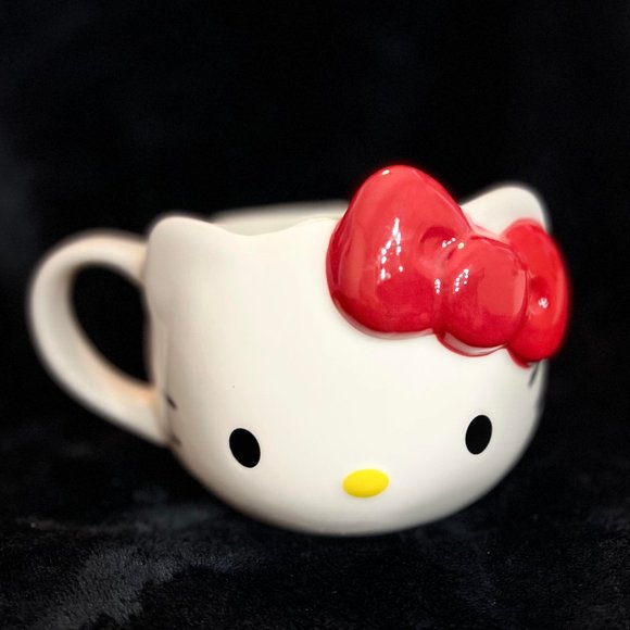 Hello Kitty Red Bow Mug - Picture 2 of 7